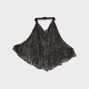 Jones New York dressy skirt, black & white in color, in a size 22W.